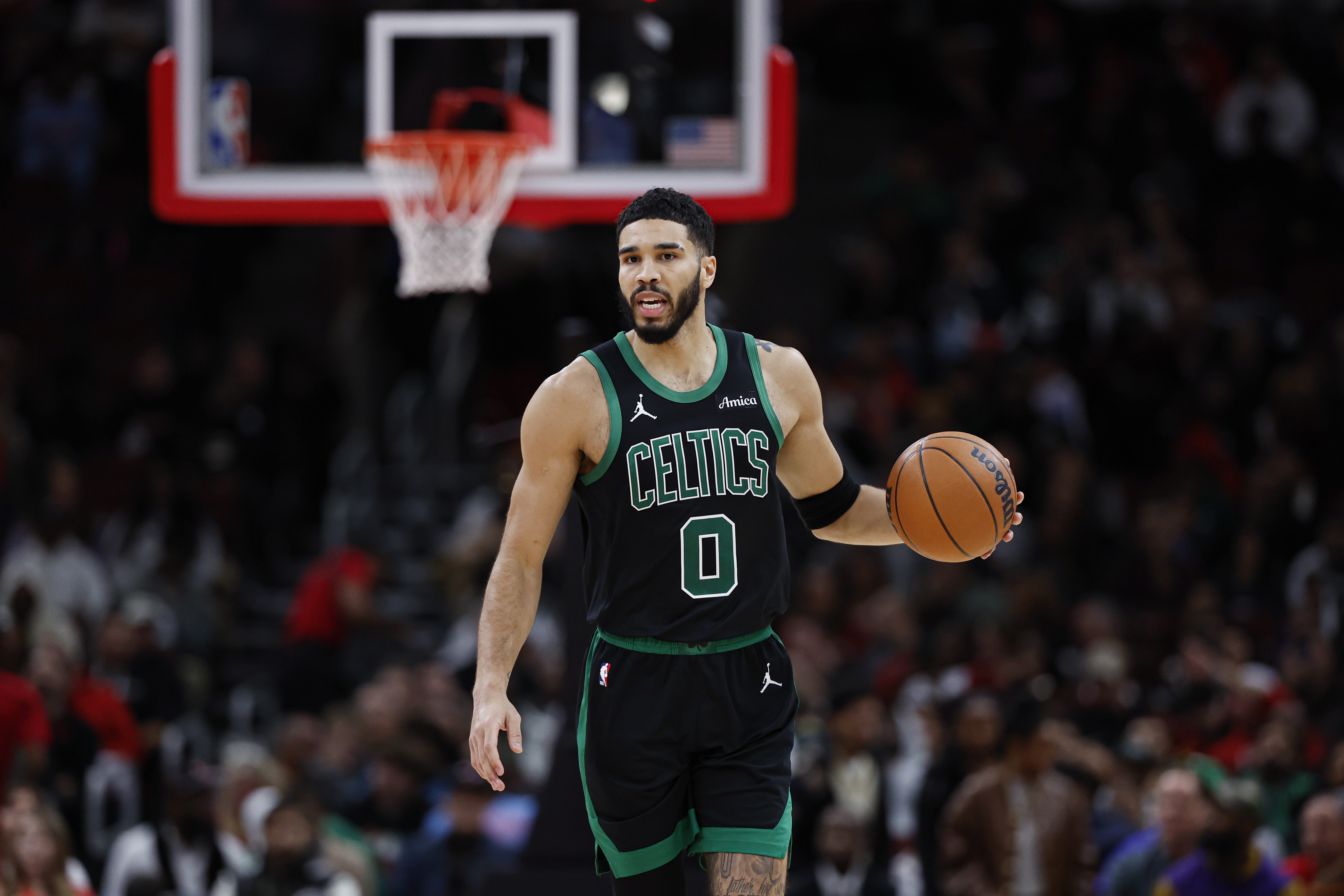 APP下载-出色防守引发热议！，塔图姆在TES比赛中表现优异观众掌声雷动(解除system占用进程)