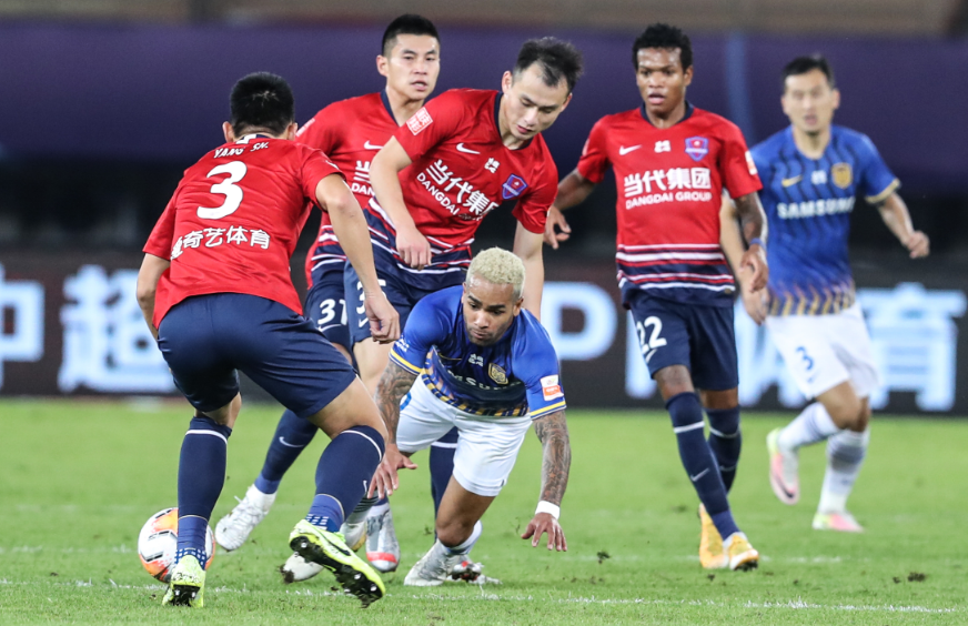 德甲集结日再迎强敌，芝加哥公牛绝杀压哨，主帅态度——压力陡增，年轻球员得到机会(德甲最新一轮战报)