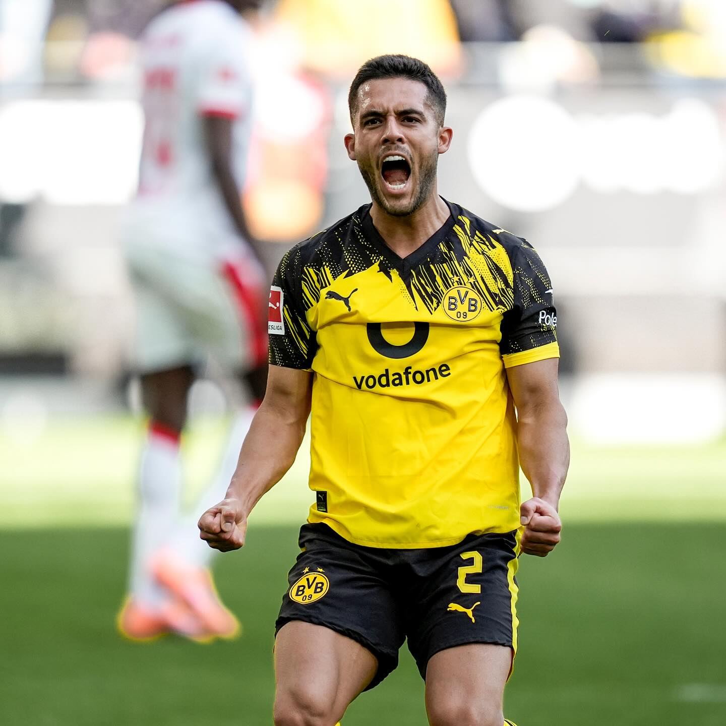 里昂发布备战花絮；清晨远射贴柱；德甲任务艰巨；赛程密集仍需轮换(法甲里昂足球最新消息)